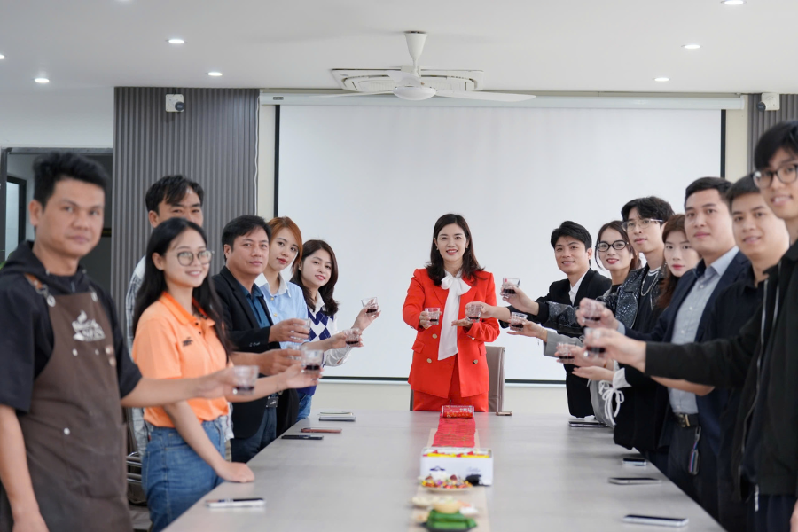Tầm Nhìn Dẫn Đầu